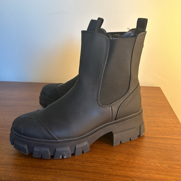 A New Day Devan Boots - Picture 2 of 5